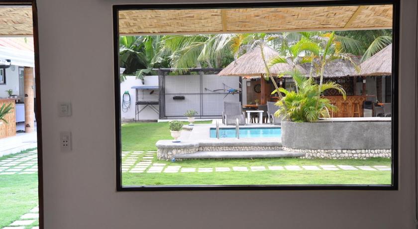 Image of Double Room with Pool View 10