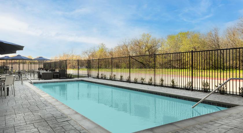 댈러스 (TX) Holiday Inn Express & Suites DFW Airport Southwest - Euless by IHG 숙소 전망