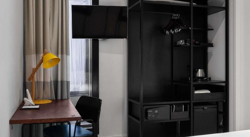 Image of Coopworth with 1 Queen Bed 4