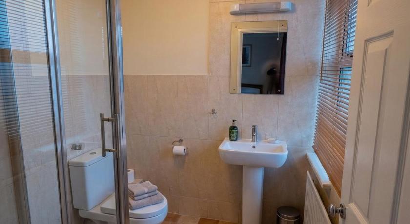 Image of Double Room with Shower 2
