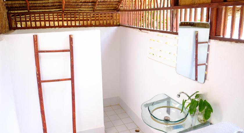 Image of Standard Bungalow with Warm Water 8
