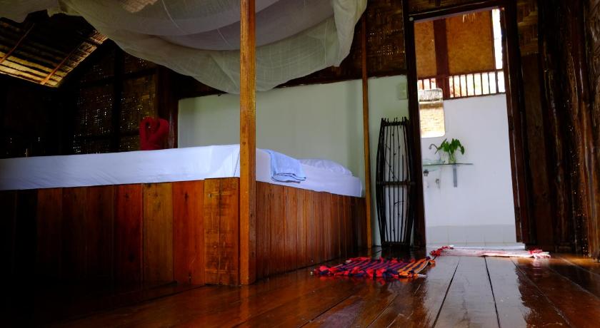 Image of Standard Bungalow with Warm Water 9