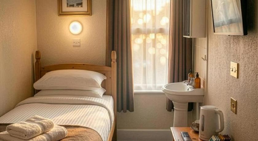 Image of Standard Single Room with Shared Bathroom 0