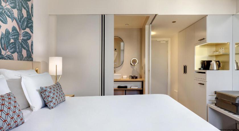 Image of Superior Room With 2 Single Beds 11