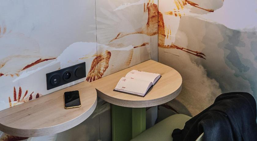 Image of Standard Room With Two Single Beds 9