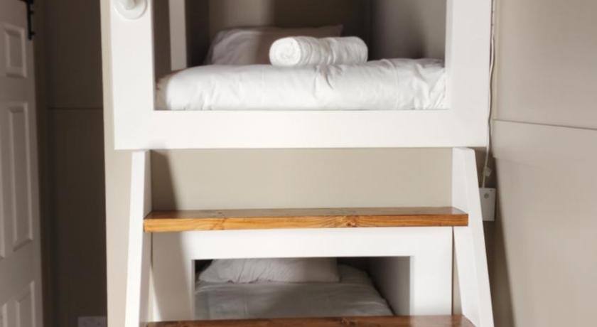 Image of Economy Twin Room with Bunk Beds 3
