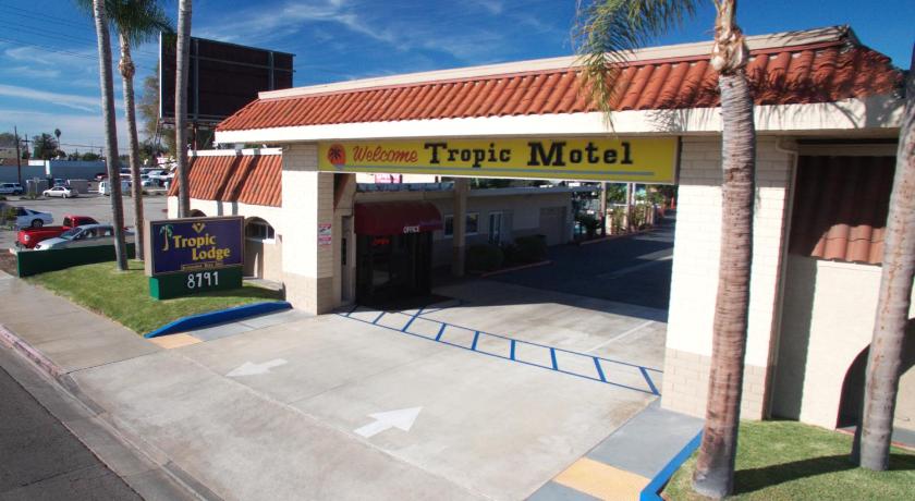 Tropic Lodge