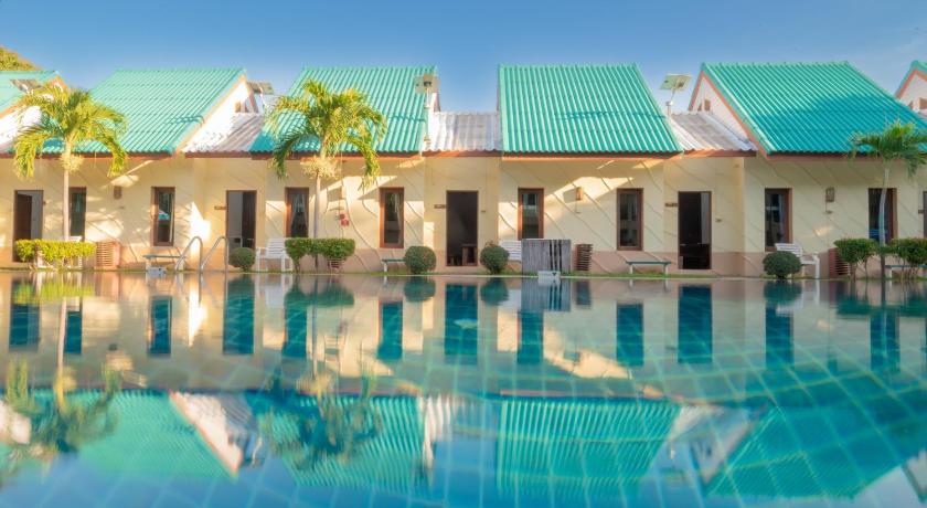 Image of Deluxe Pool View 7