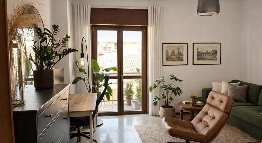 The Malgrate Balcony - Lake Como Retreat