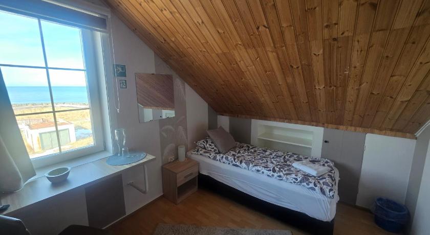 Image of Single Room with Shared Bathroom 9