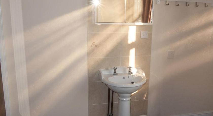Image of Single Room with Shared Bathroom 3