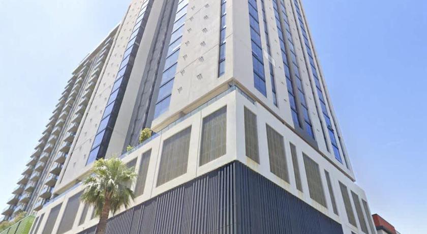 피닉스 (AZ) Boulevard Stays Modern Highrise STU Sky Pool Parking Gym 13 숙소 수영장