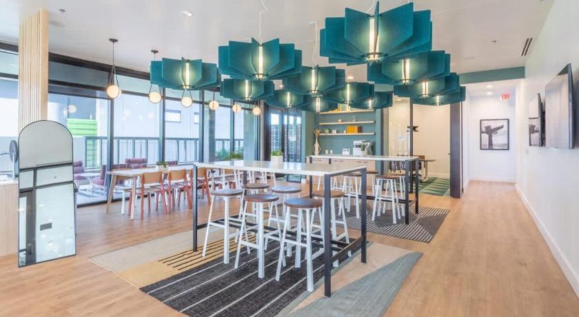 피닉스 (AZ) Boulevard Stays Modern Highrise STU Sky Pool Parking Gym 13 숙소 로비