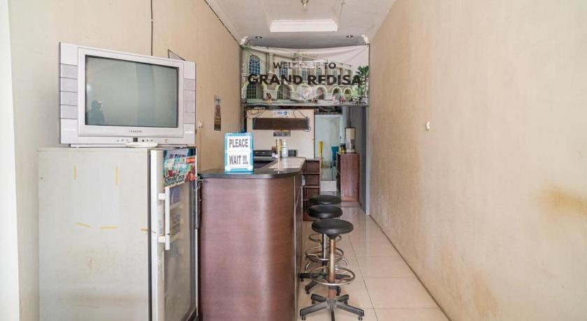 RedDoorz near Universitas Merdeka Malang 2 – Malang, ID