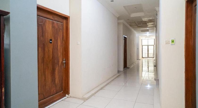 RedDoorz near Universitas Merdeka Malang 2 – Malang, ID