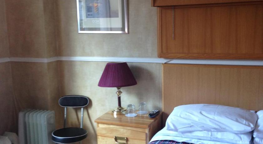 รูปของBasic Room with Double Bed and Shared Bathroom 0