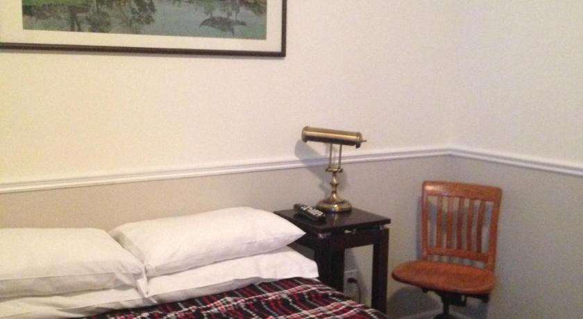 รูปของBasic Room with Double Bed and Shared Bathroom 8