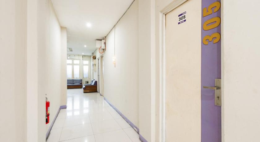 RedDoorz Plus near Stasiun Bekasi - image 28