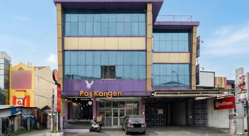 RedDoorz Plus near Stasiun Bekasi - image 9