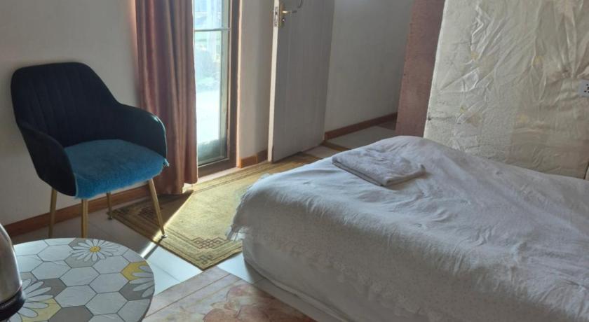 Image of Single Room with Private Bathroom 0