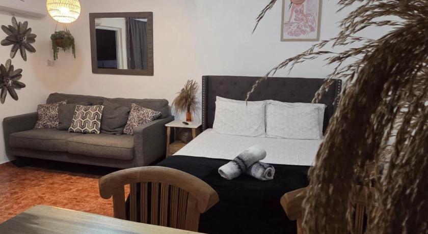 Private room with parking and bathroom
