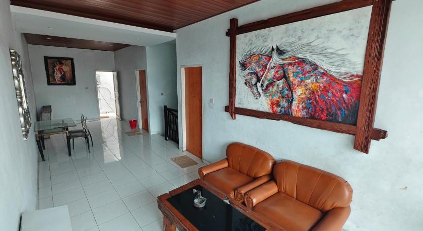 Just Inn - image 18