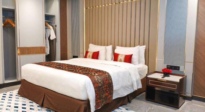 Image of Suite 3-Bedroom 8
