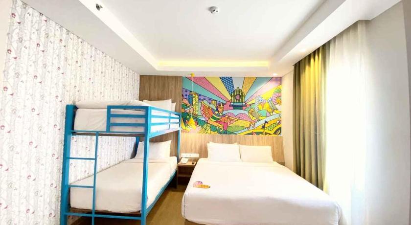 Image of Deluxe Double Room with Extra Bed 1