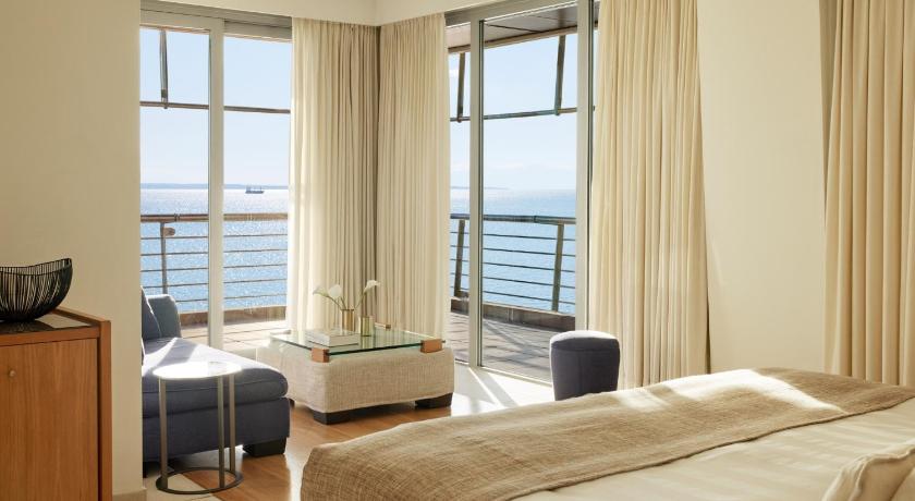 Image of Deluxe Junior Suite with Sea View 0