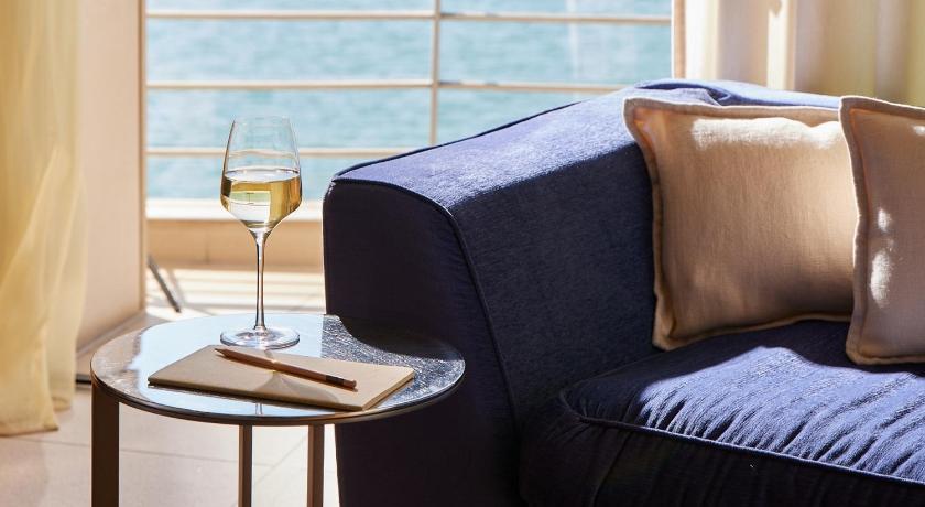 Image of Executive Room with Sea View 10