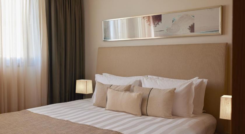 Image of Luxury Suite with Front Sea View 8