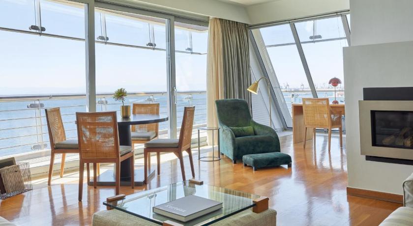 Image of Luxury Suite with Front Sea View 0