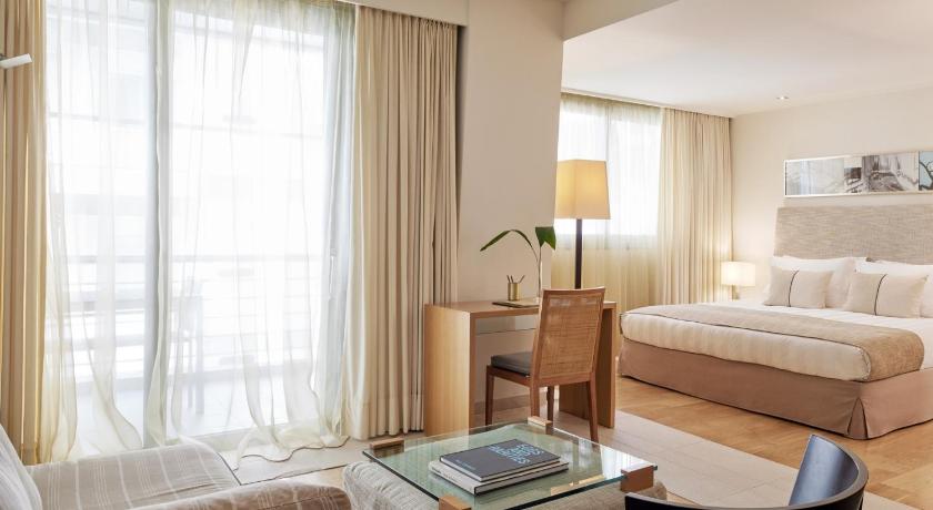 Image of Junior Suite with Side Sea View 0