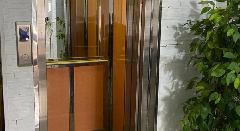 Omar Suite 360 - image 6