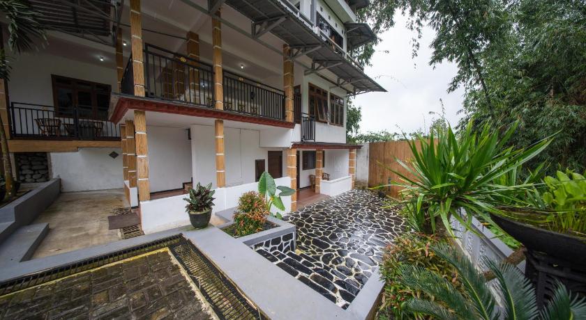 Tampilan Kahyuna Hotel Bromo