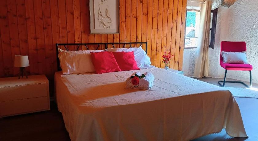 Attic at the foot of the Mountain