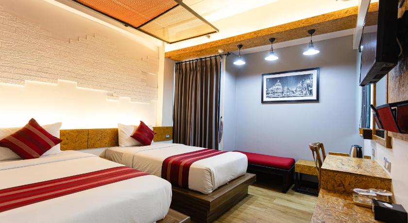Image of Superior Twin bed 1