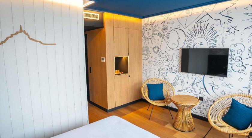 รูปของห้องมาตรฐาน 1 เตียงใหญ่ (Standard Room with 1 double bed) 11