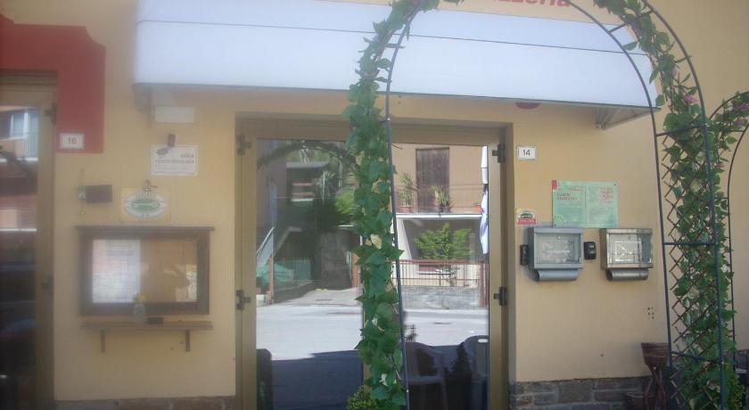 Hotel Aurora Villalago