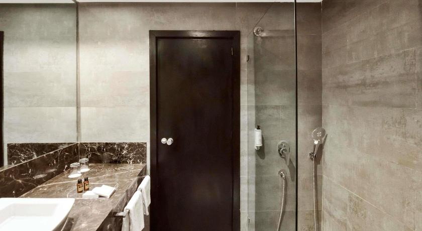 Image of Deluxe Suite 11