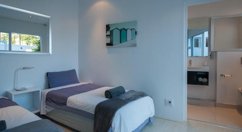 Greenways Drive Apartment photo