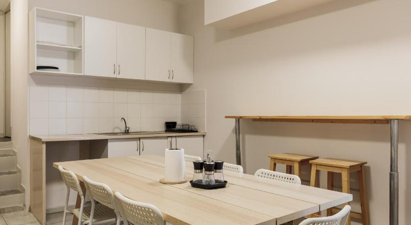 Roquerol Hostel Gracia - image 2