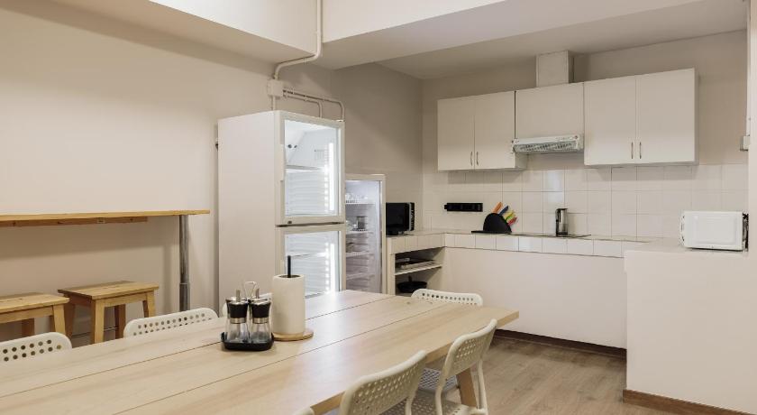 Roquerol Hostel Gracia - image 13