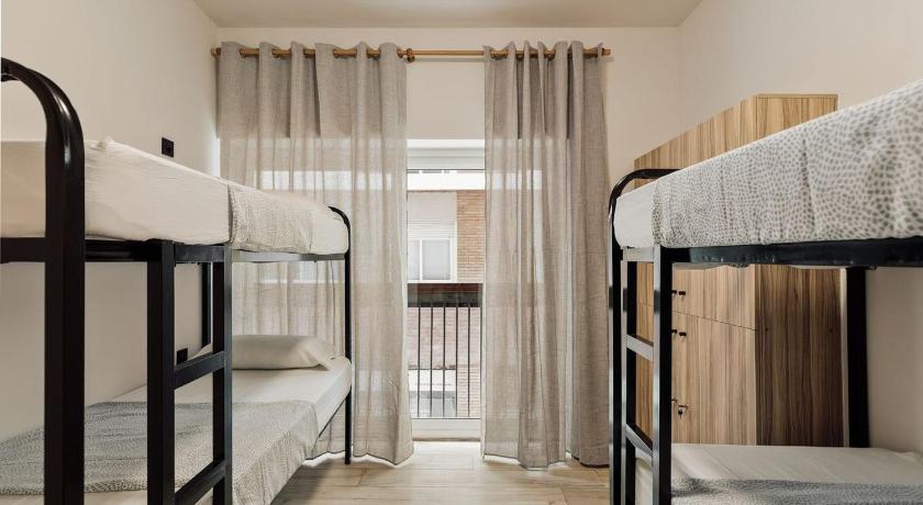Roquerol Hostel Gracia - image 11