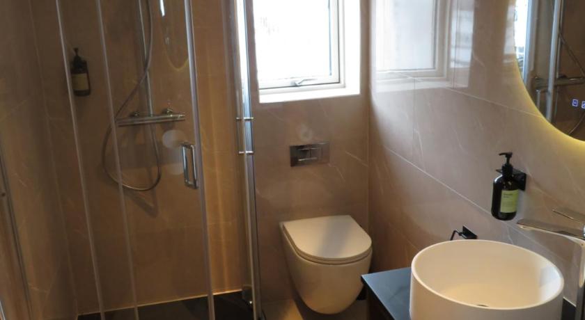 Image of Double or Twin Room with Shared Bathroom and Sea View 10