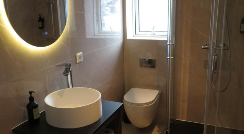 Image of Double or Twin Room with Shared Bathroom and Sea View 8