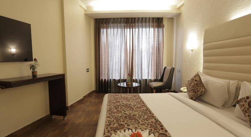 Image of Standard King Room 1