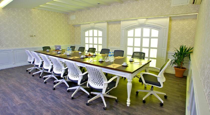 Monaco Hotel - image 13