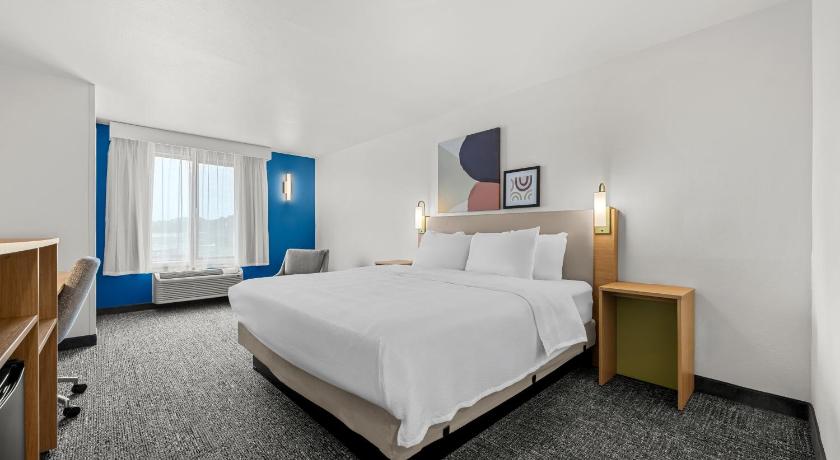 Spark by Hilton Pelham Birmingham I 65 – Pelham, AL