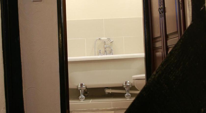 Crown Hotel photo